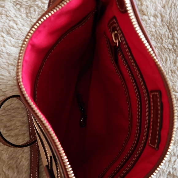 Gorgeous NWOT Dooney & Bourke Triple Zip Carmel Leather Messenger Bag 🤎🧡 - Picture 13 of 16
